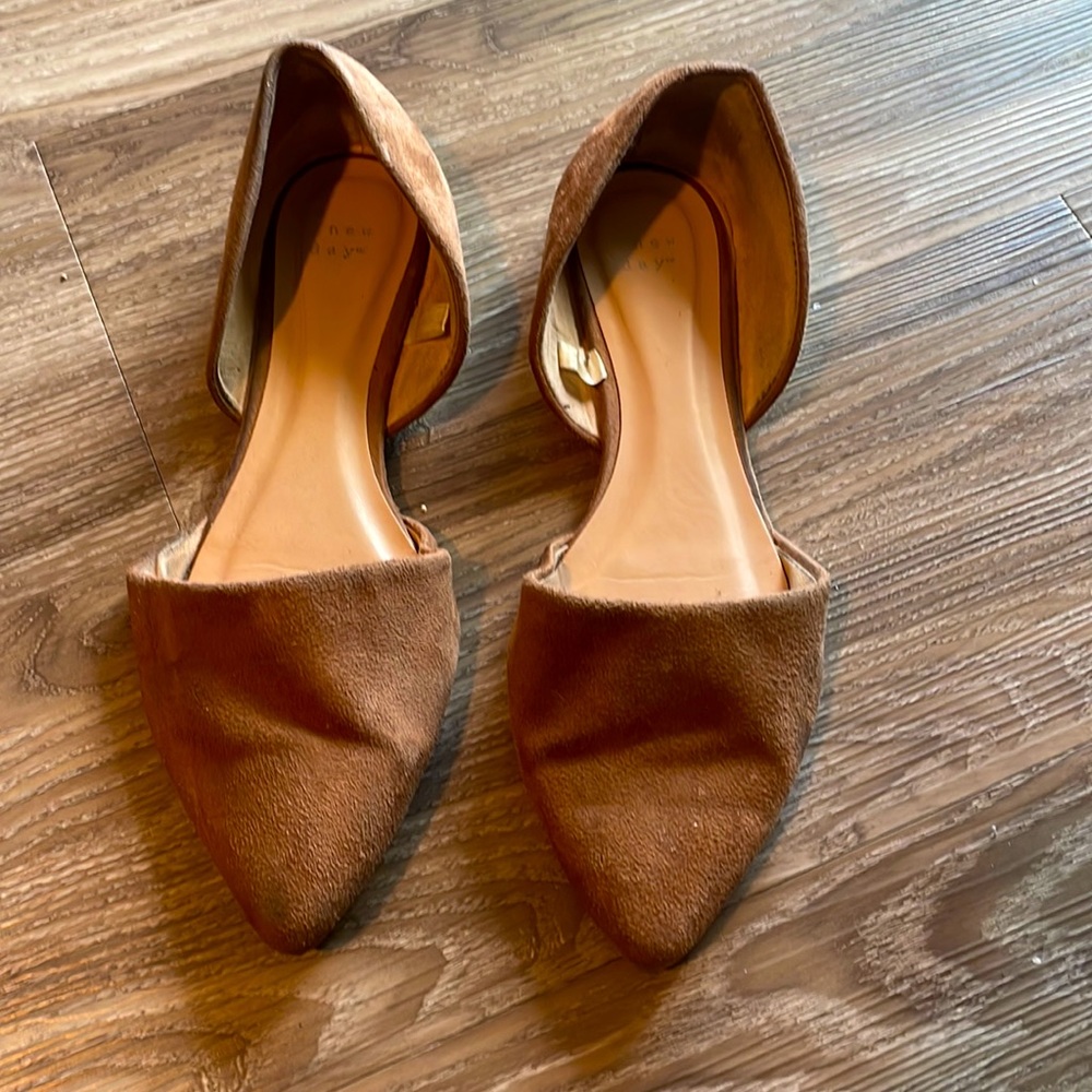 Tan flats size 9 1/2 in women’s